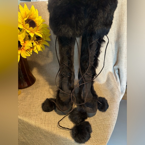 Coach 7.5B knee high brown suede boots with rabbit fur trim, good used condition - Picture 2 of 6